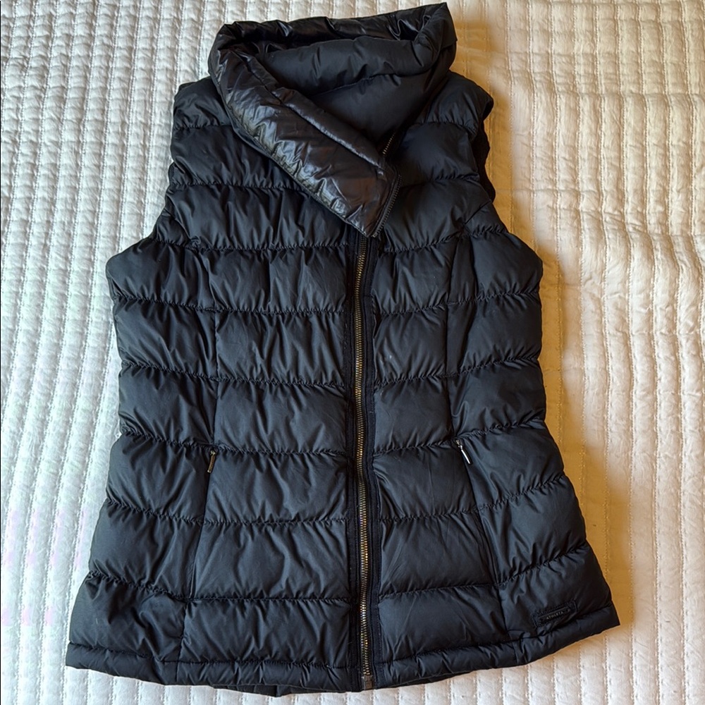Women's Black Puffer Vest